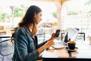 How does having a savings account help your credit score